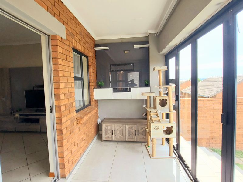 Elegant Retreat in Prestigious Mooikloof Ridge Estate - Photo 5