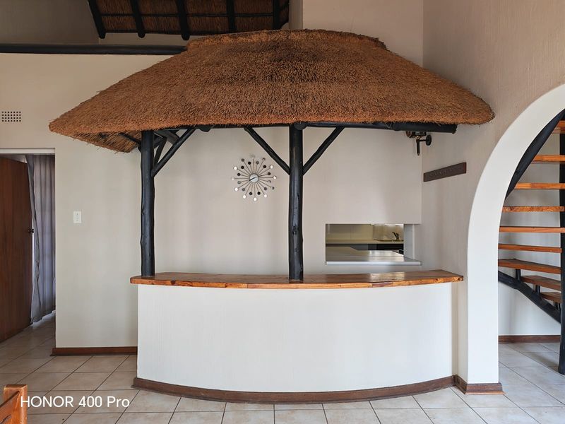 Charming Thatched Home in Sought-After 12 Laing Street,Paulshof - Photo 5