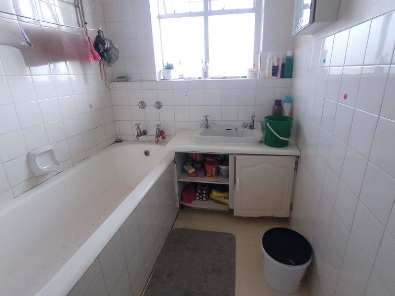 Secure Muckleneuk Gem Offering Scenic City Views - Photo 8