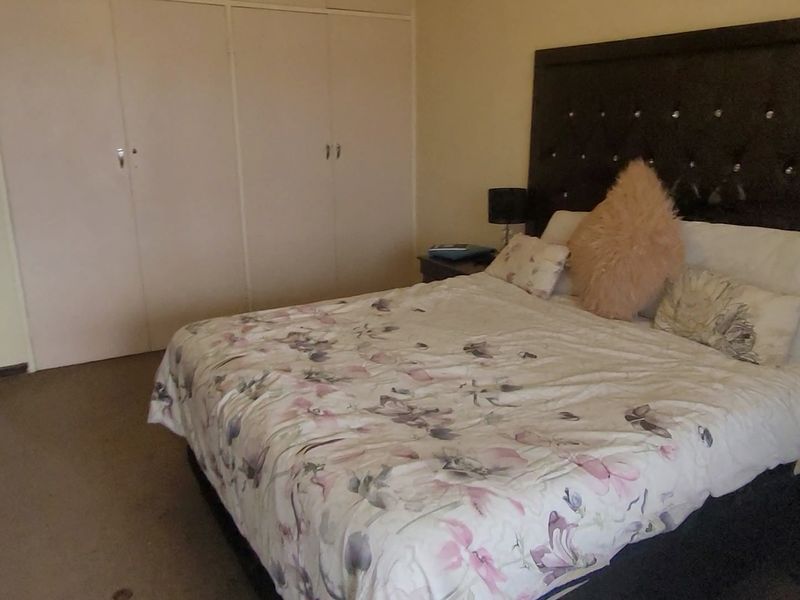 Secure Muckleneuk Gem Offering Scenic City Views - Photo 7