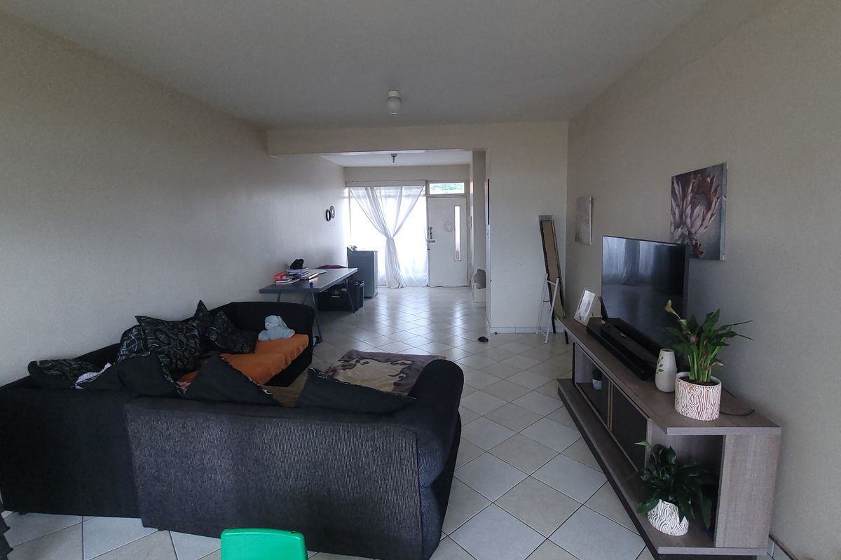 Secure Muckleneuk Gem Offering Scenic City Views - Photo 3