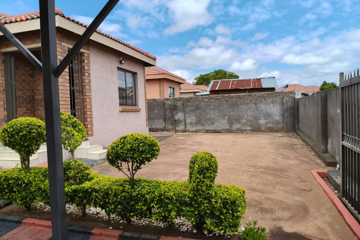 STUNNING!!!! - Photo 3