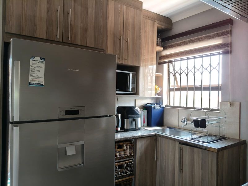 STUNNING!!!! - Photo 4