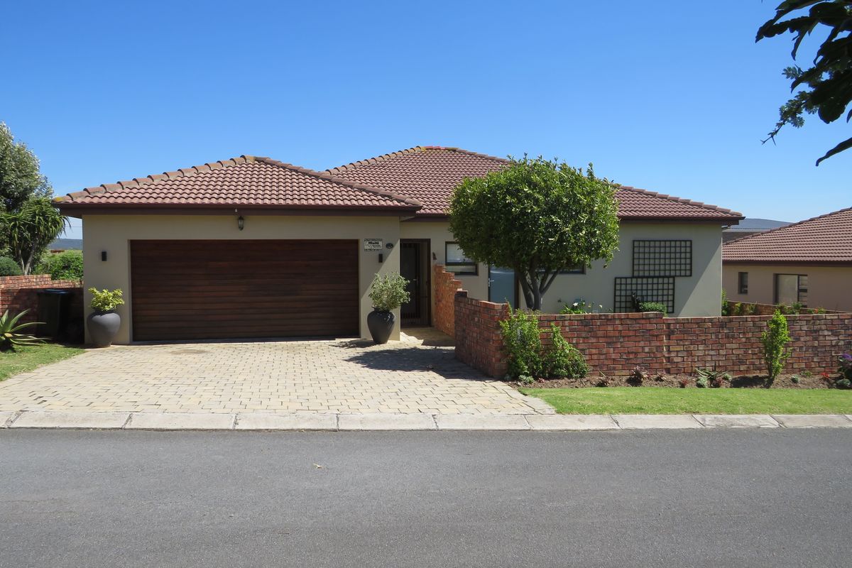 Three Bedroom Home in Secure Estate in Forest Downs Port Alfred. - Photo 2