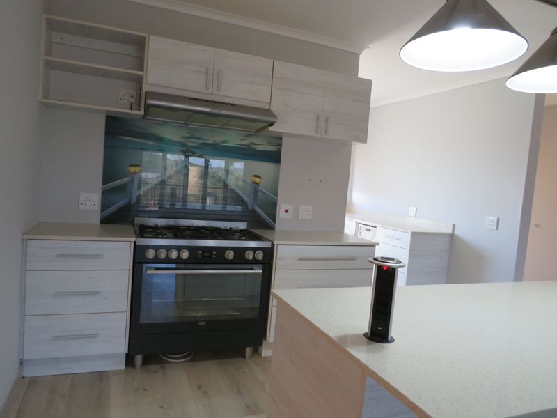 Three Bedroom Home in Secure Estate in Forest Downs Port Alfred. - Photo 7