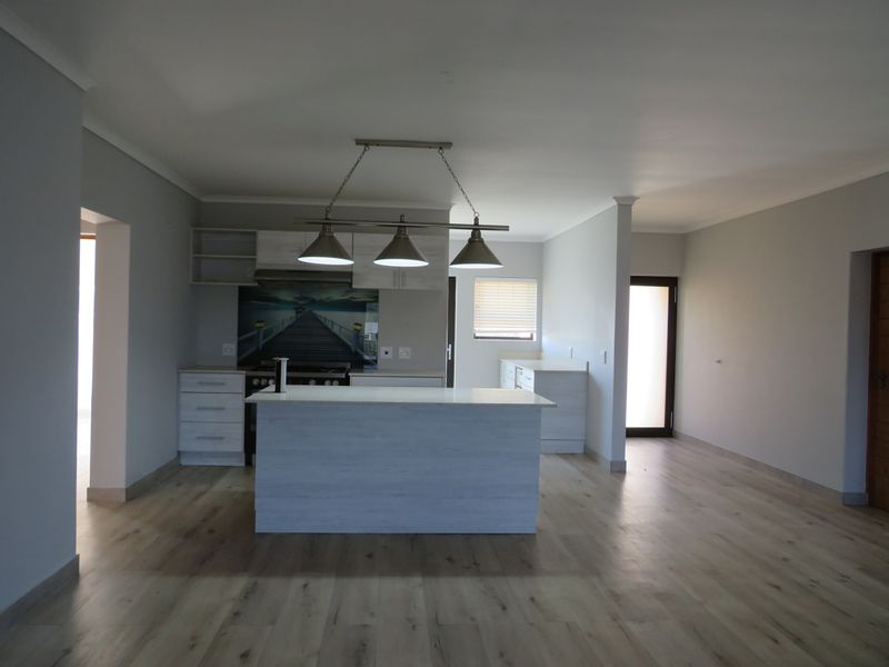 Three Bedroom Home in Secure Estate in Forest Downs Port Alfred. - Photo 6