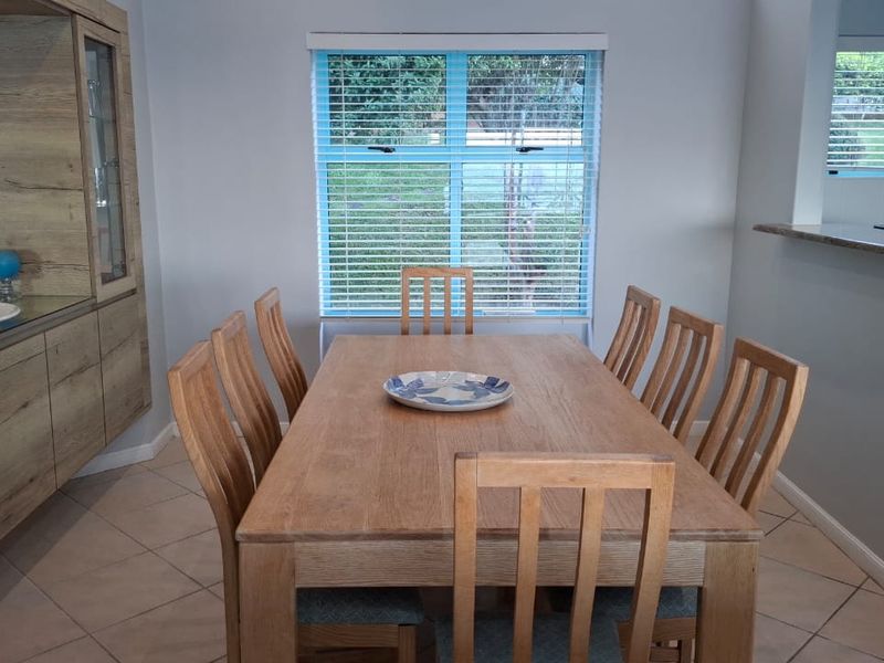 Prime Apartment with Coastal Charm & Breathtaking Sea Views - Photo 5