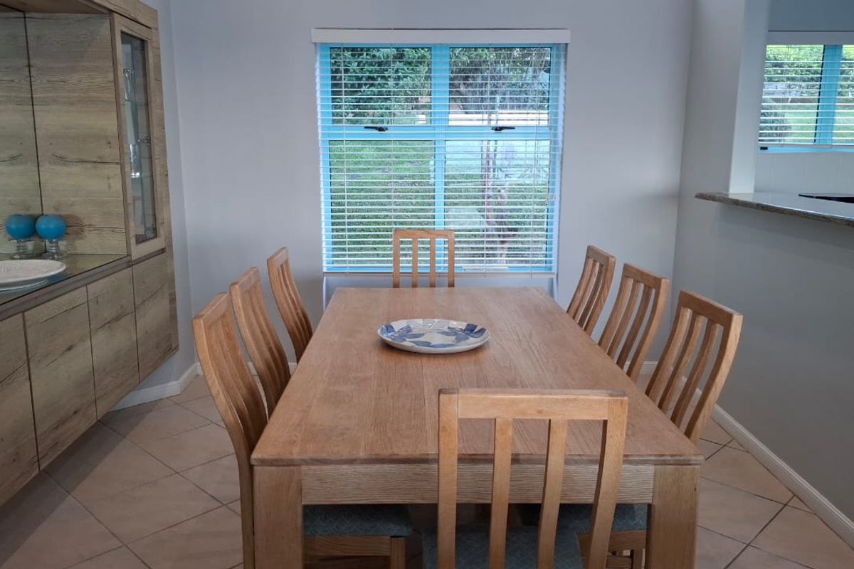 Prime Apartment with Coastal Charm & Breathtaking Sea Views - Photo 5