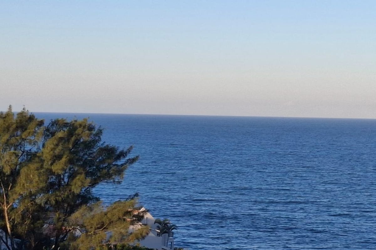Prime Apartment with Coastal Charm & Breathtaking Sea Views - Photo 3