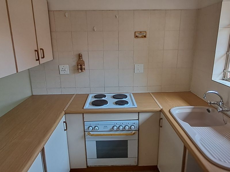 Townhouse For Sale In Newcastle - Photo 5