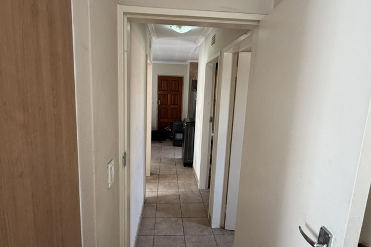 3 Bedroom Townhouse for Sale in Thatch Hill Estate - Photo 3