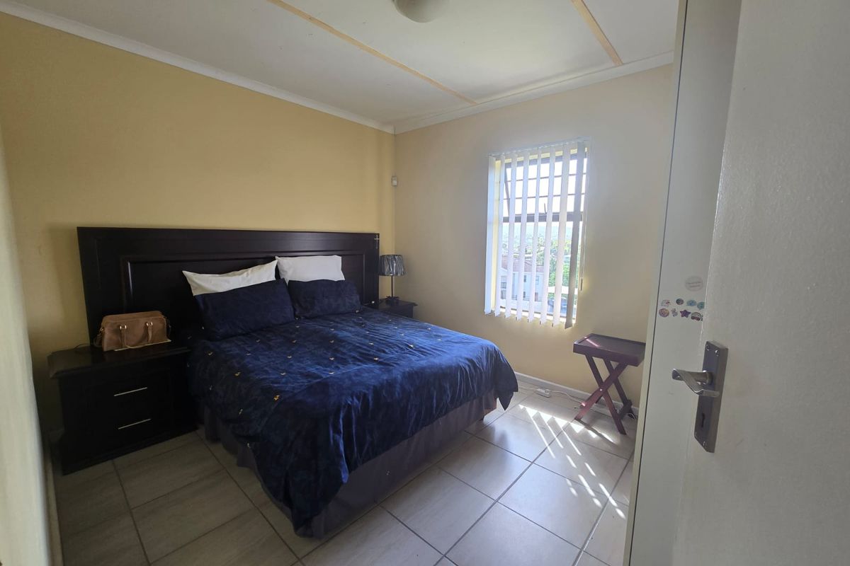 2 Bedroom House - Photo 4