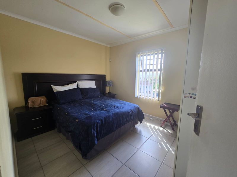 2 Bedroom House - Photo 4