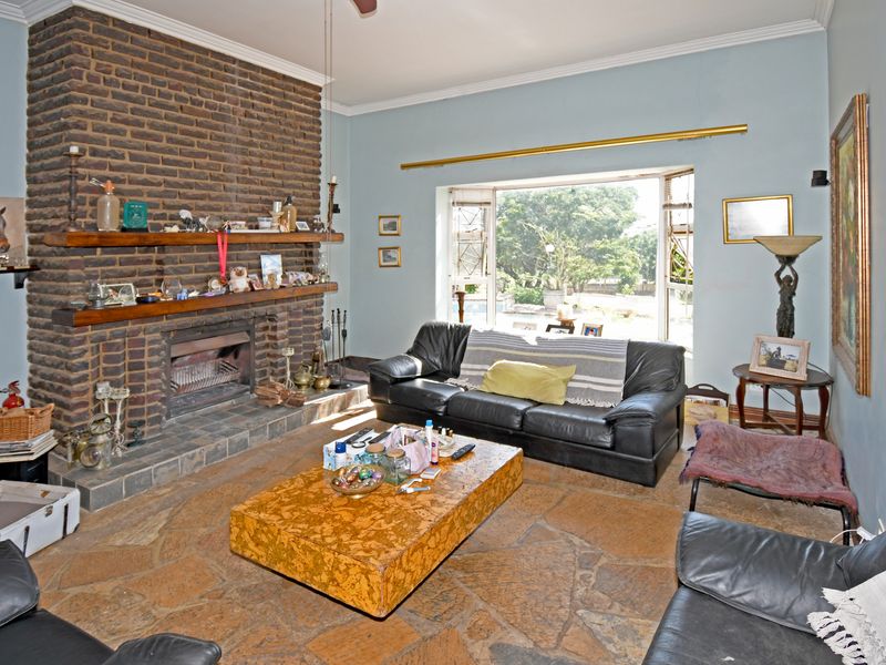 Prime Investment Property with Income-Generating Cottages 2.7 ha - Photo 5