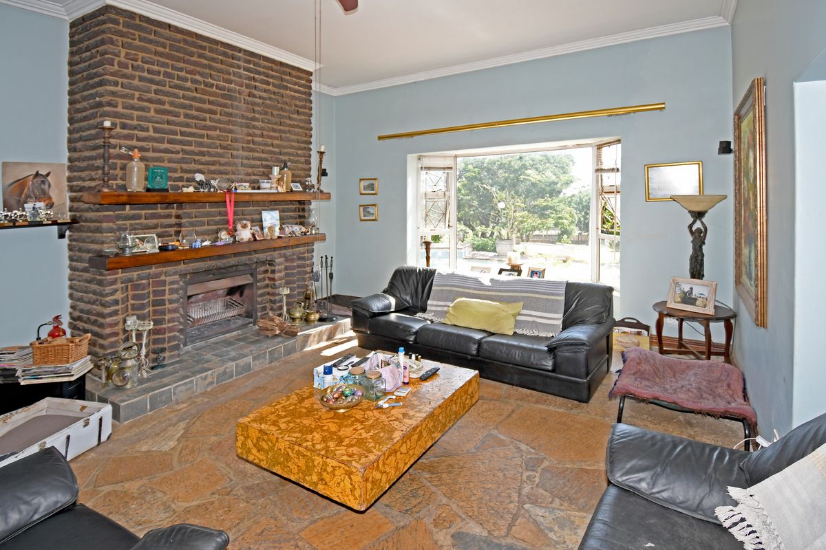 Prime Investment Property with Income-Generating Cottages 2.7 ha - Photo 5