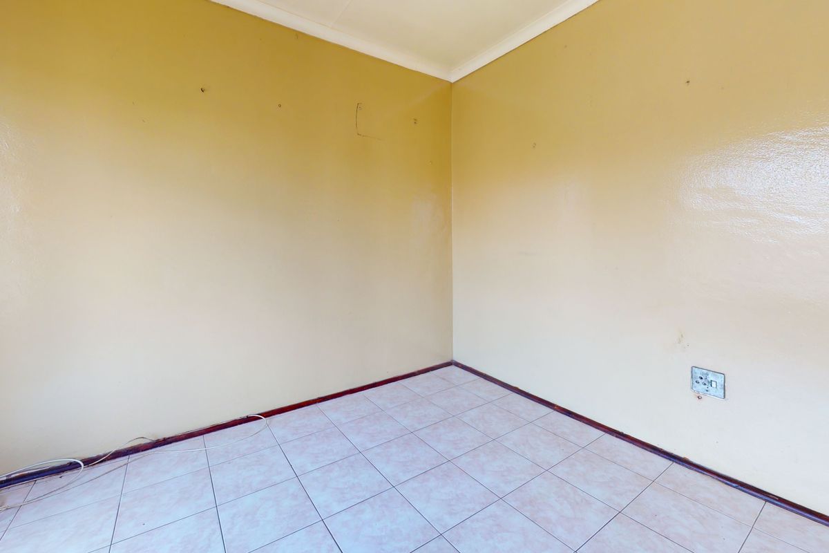 3-bedroom Home for Sale in Promosa Potchefstroom - Photo 5