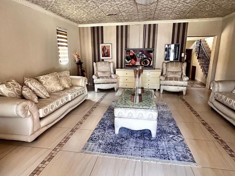 Stunning 4-Bedroom Home in a Secure Gated Estate – Noordwyk, Midrand - Photo 4