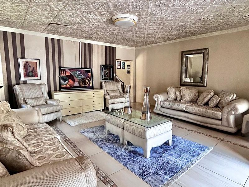 Stunning 4-Bedroom Home in a Secure Gated Estate – Noordwyk, Midrand - Photo 3