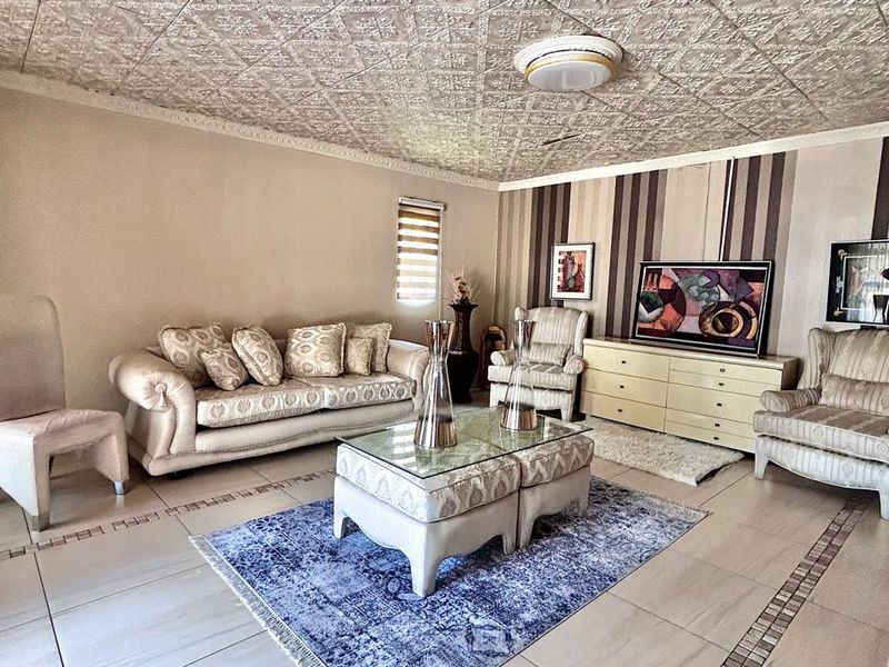Stunning 4-Bedroom Home in a Secure Gated Estate – Noordwyk, Midrand - Photo 2