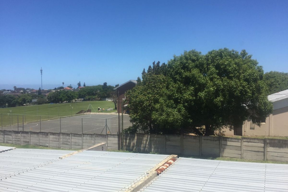 3 Bedroom with ensuit,  Kitchen, Lounge, and single garage - Photo 5