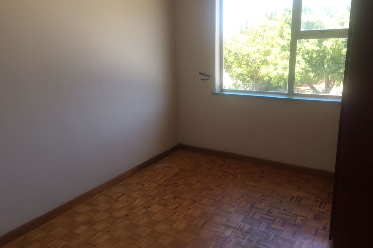 3 Bedroom with ensuit,  Kitchen, Lounge, and single garage - Photo 4