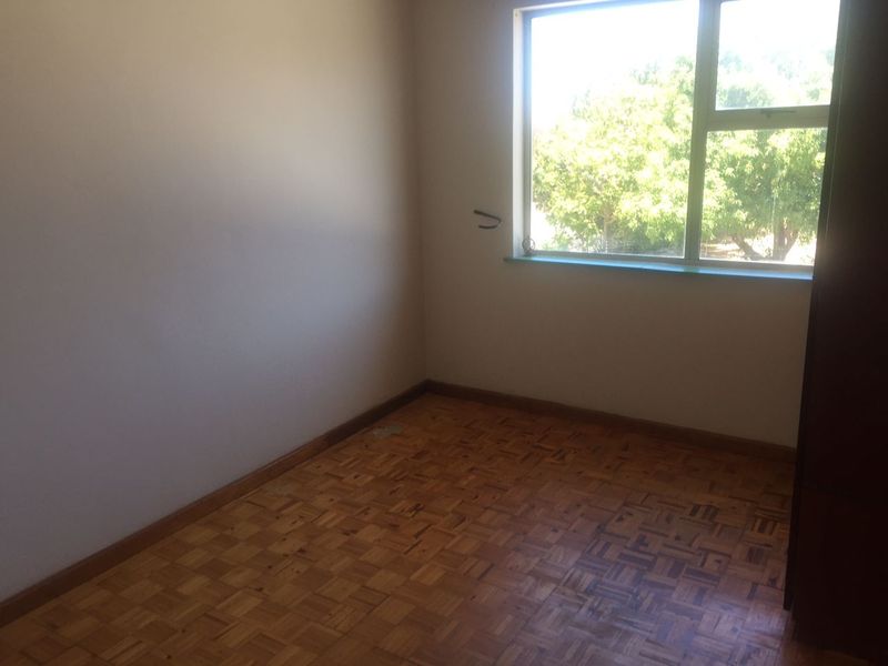 3 Bedroom with ensuit,  Kitchen, Lounge, and single garage - Photo 4