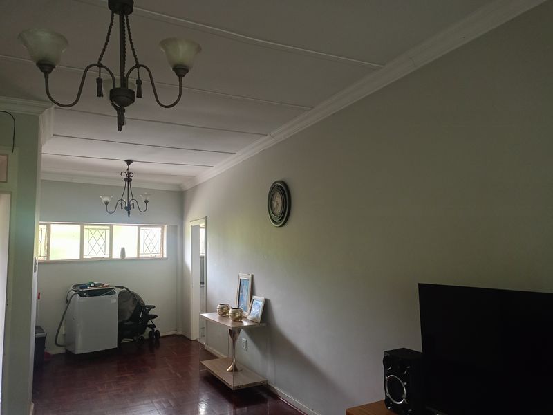 First floor 2-Bedroom apartment for Sale – Three Rivers Proper - Photo 9