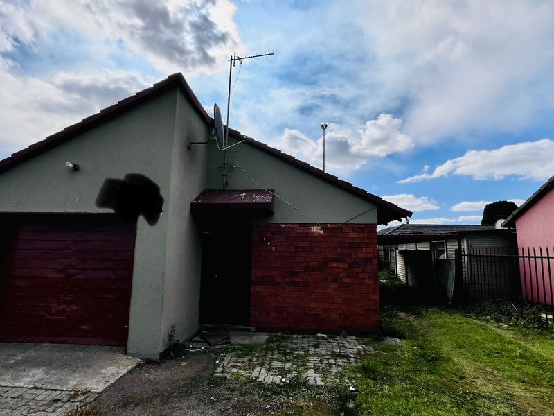 Family Home with Extra Income Potential - Photo 2