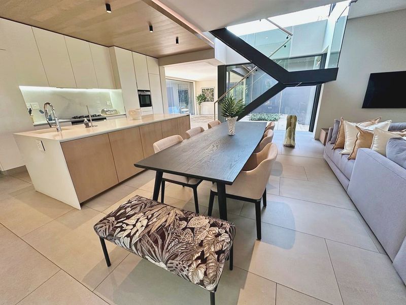 Behold a Premium 4-bedroom Riverfront family residence !! - Photo 10