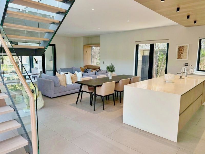 Behold a Premium 4-bedroom Riverfront family residence !! - Photo 7