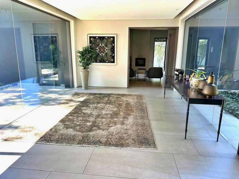 Behold a Premium 4-bedroom Riverfront family residence !! - Photo 4