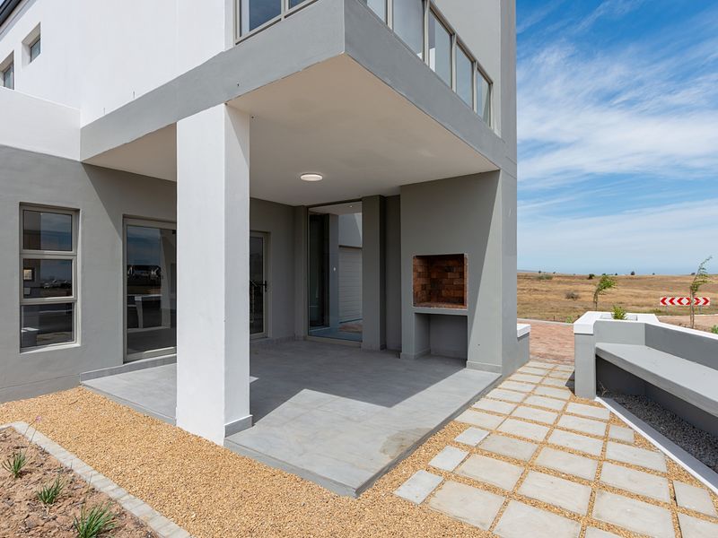 A Fresh Take on Double-Storey Estate Living with greenbelt and farmland views - Photo 5