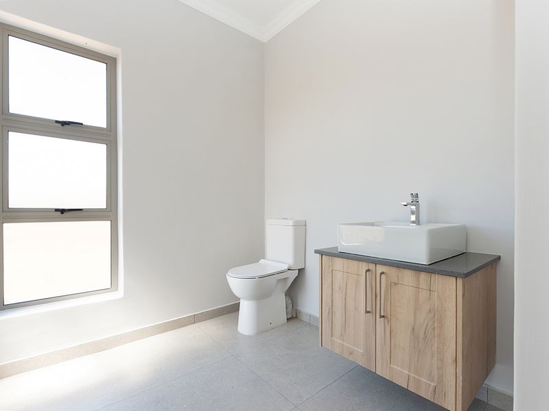 A Fresh Take on Double-Storey Estate Living with greenbelt and farmland views - Photo 10