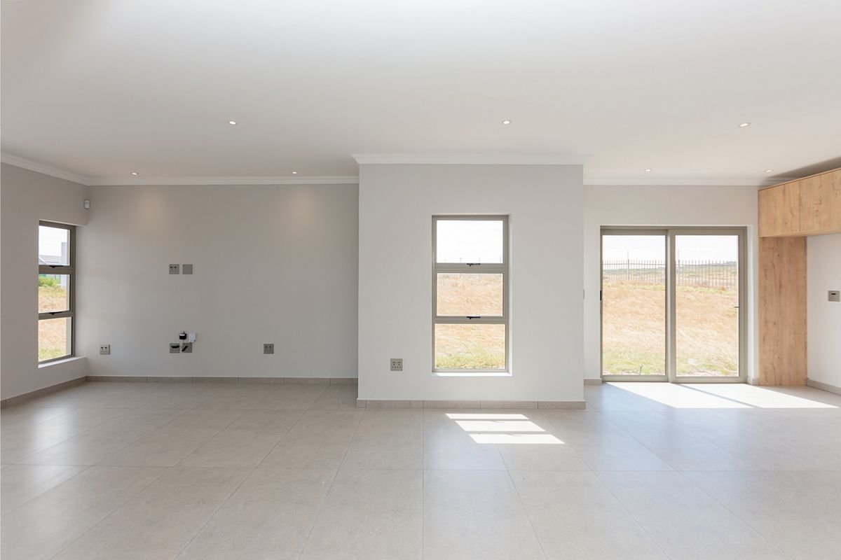 A Fresh Take on Double-Storey Estate Living with greenbelt and farmland views - Photo 4