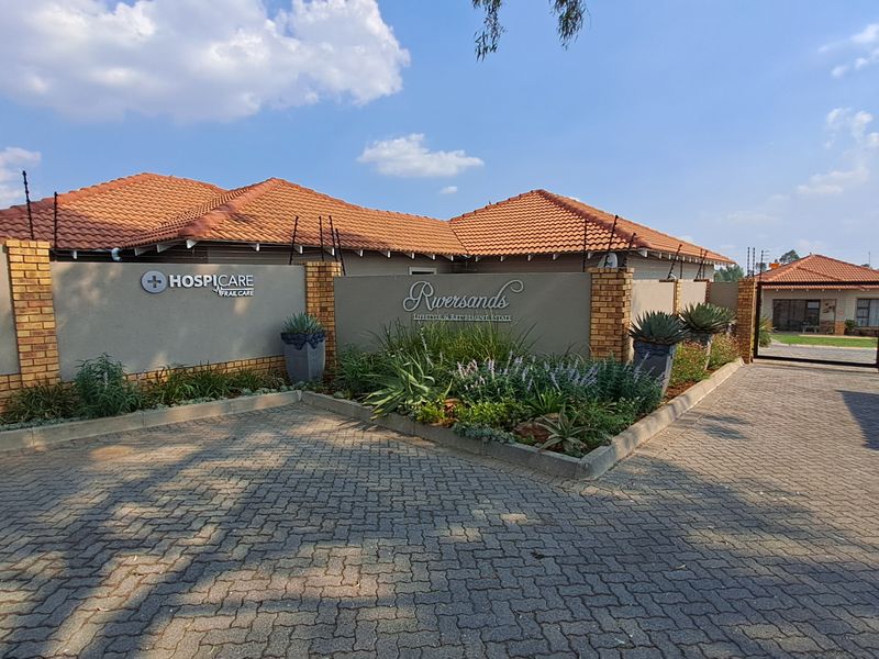 Retirement unit in sought after Riversands available - Photo 9