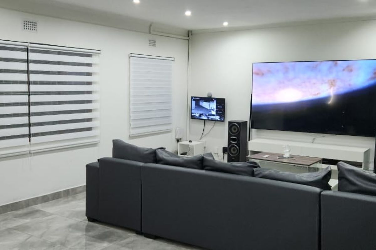 Stunning Mandeni Property with a Gorgeous Pool! - Photo 2