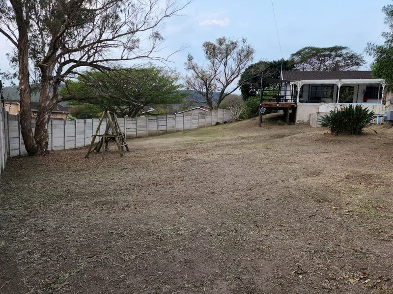 Stunning Mandeni Property with a Gorgeous Pool! - Photo 9