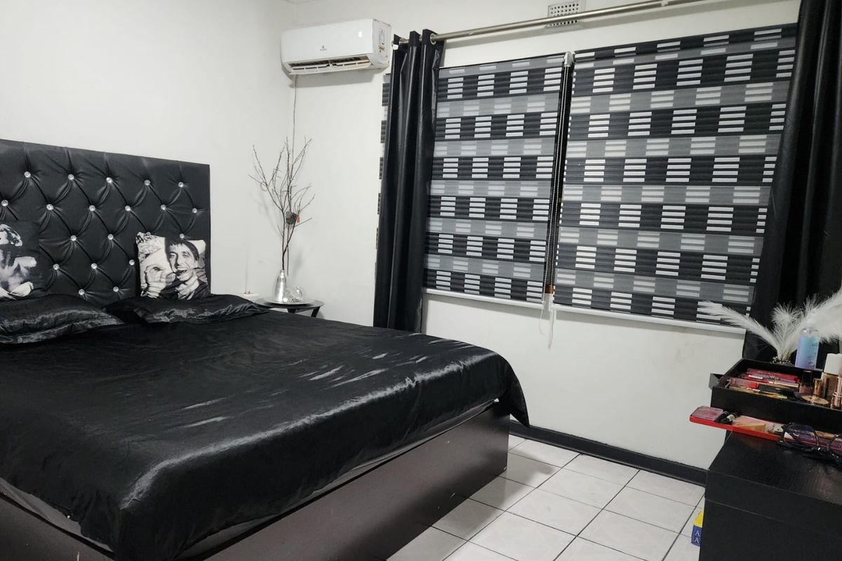 Stunning Mandeni Property with a Gorgeous Pool! - Photo 5