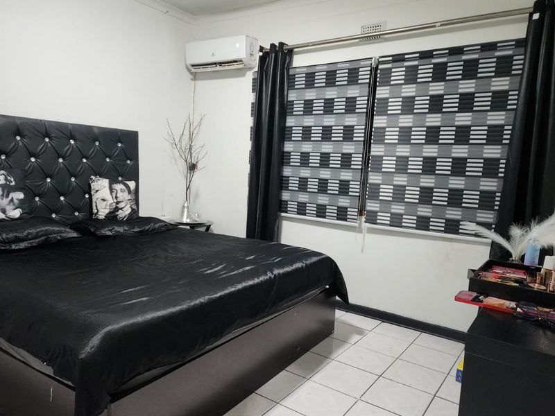 Stunning Mandeni Property with a Gorgeous Pool! - Photo 5