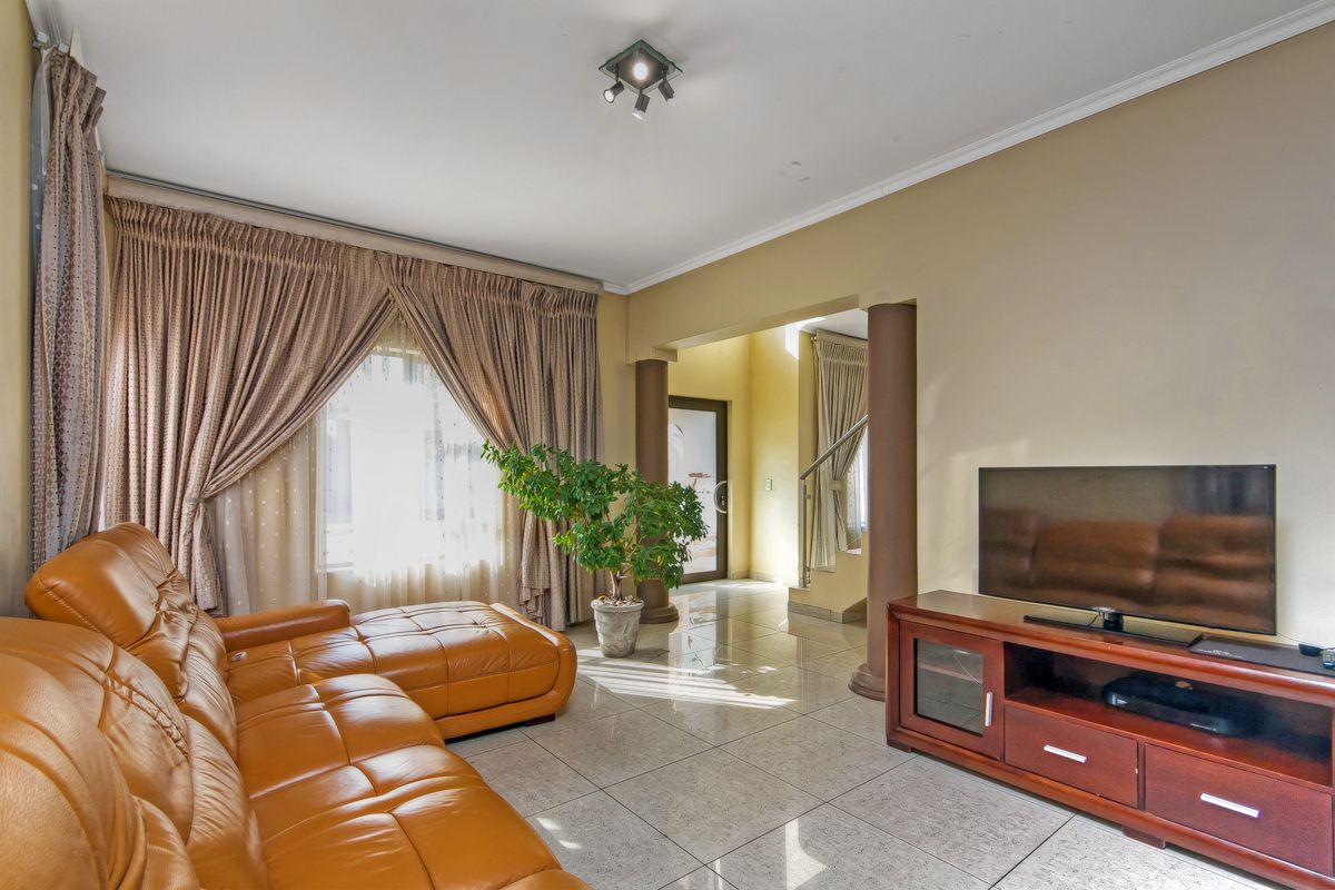 Space, Potential & Prime Position in Brooklands Lifestyle Estate 3 - Photo 3