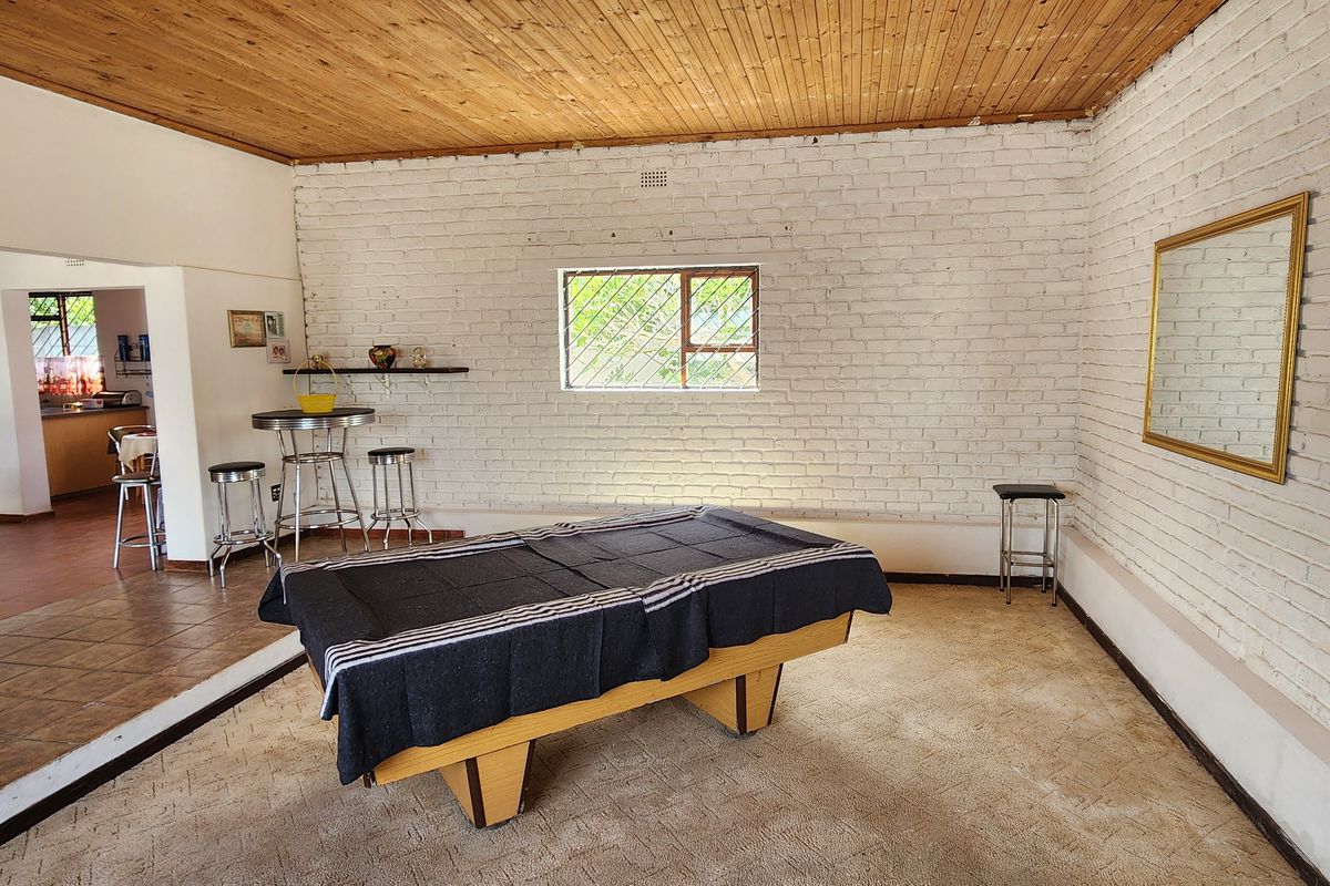 Prime Opportunity: 3-Bedroom Home Ready for Your Vision - Photo 3