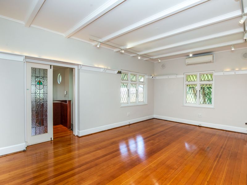 Enviable location in prime position - Photo 9