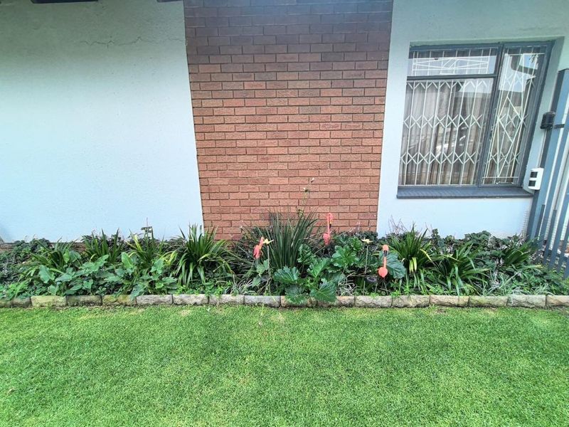 PRIME LOCATION ALERT – YOUR DREAM FAMILY HOME NEAR TOP SCHOOLS & SHOPPING AWAITS! - Photo 4