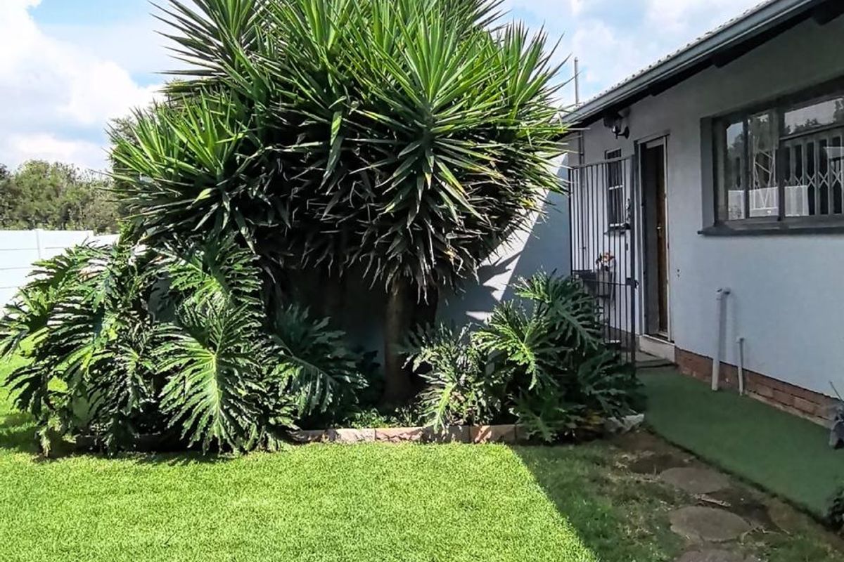 PRIME LOCATION ALERT – YOUR DREAM FAMILY HOME NEAR TOP SCHOOLS & SHOPPING AWAITS! - Photo 3