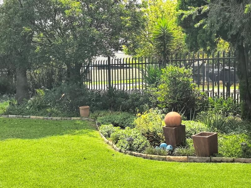 PRIME LOCATION ALERT – YOUR DREAM FAMILY HOME NEAR TOP SCHOOLS & SHOPPING AWAITS! - Photo 8