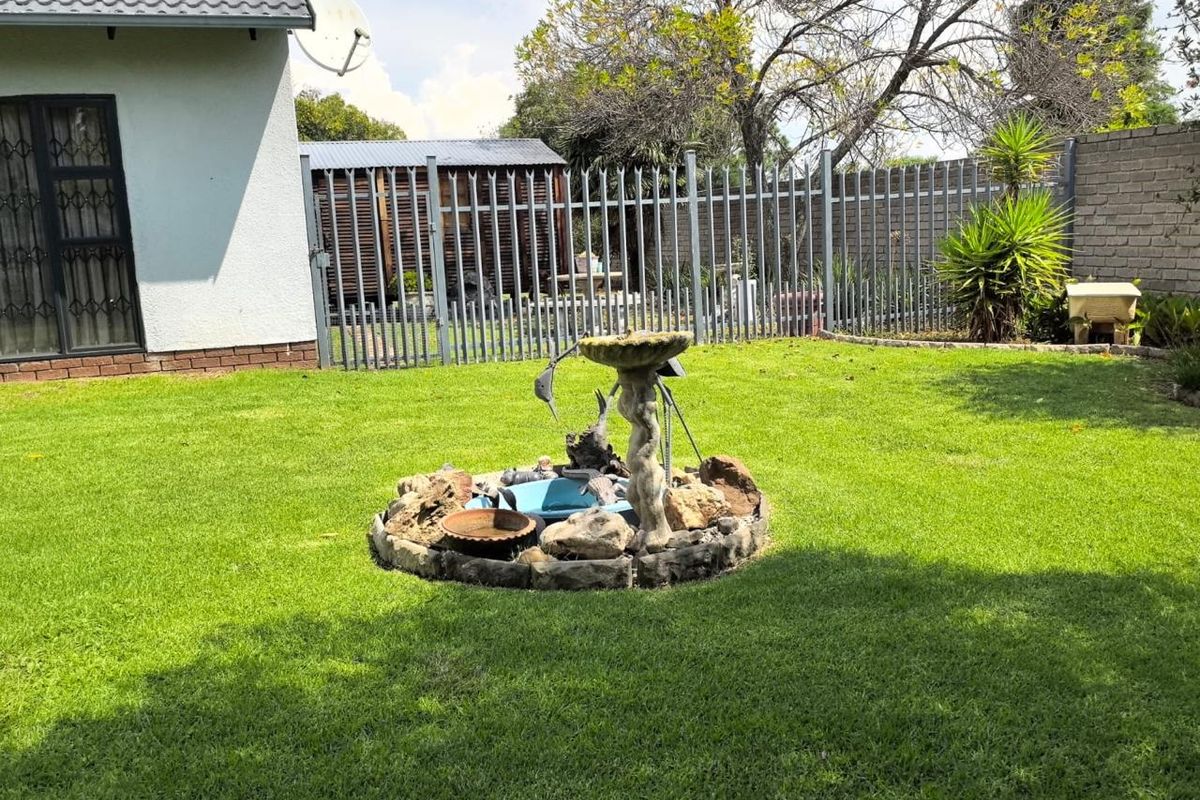 PRIME LOCATION ALERT – YOUR DREAM FAMILY HOME NEAR TOP SCHOOLS & SHOPPING AWAITS! - Photo 5
