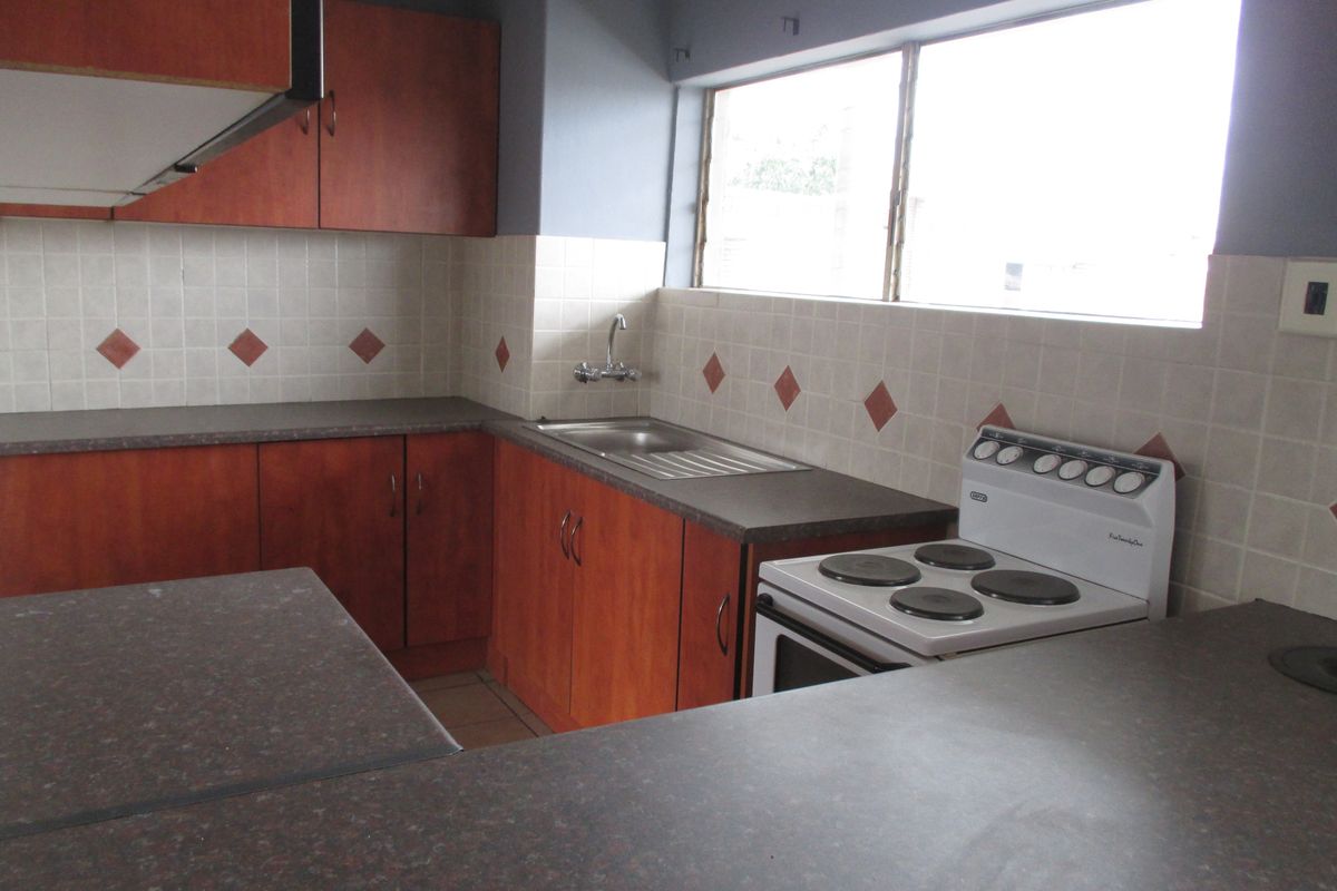 Cozy 1 bedroom Flatlet for sale in the very popular Moot area - Photo 3