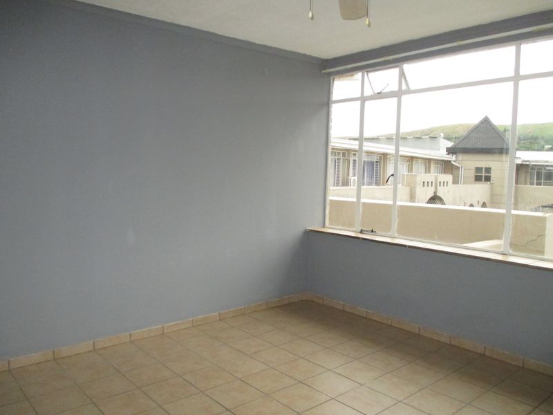 Cozy 1 bedroom Flatlet for sale in the very popular Moot area - Photo 8