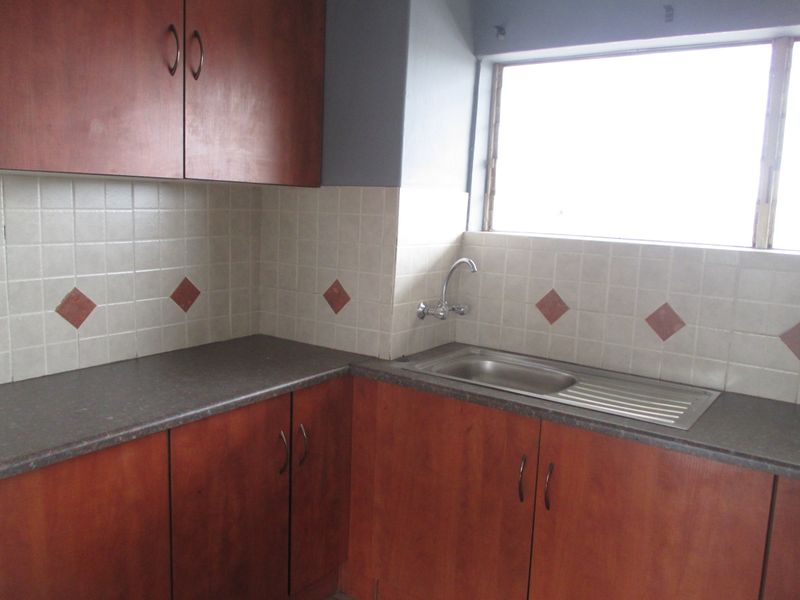 Cozy 1 bedroom Flatlet for sale in the very popular Moot area - Photo 6