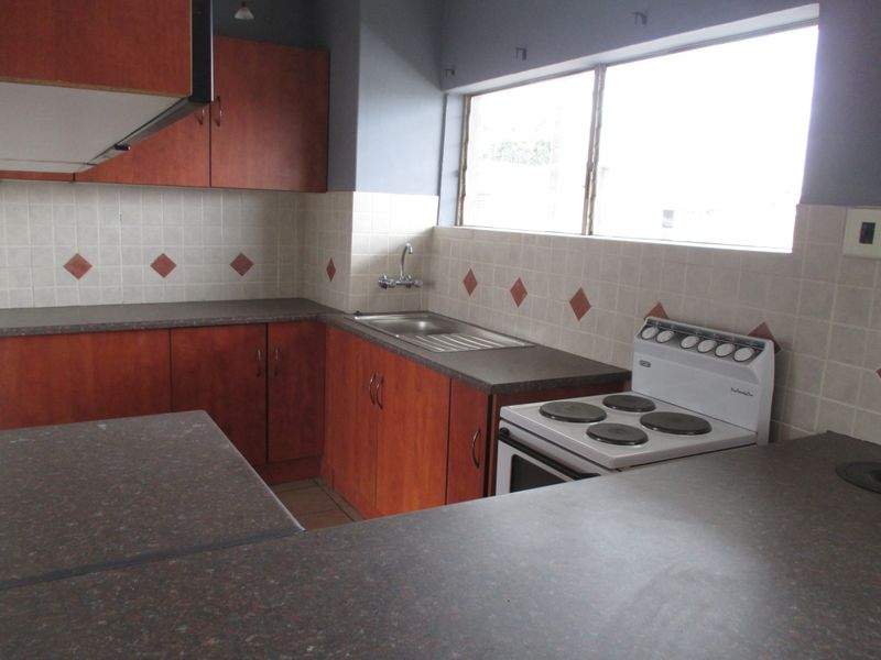 Cozy 1 bedroom Flatlet for sale in the very popular Moot area - Photo 4